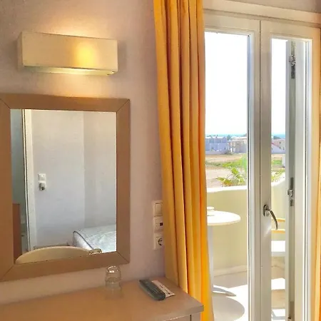 Thera Mare Hotel Perissa (Santorini)