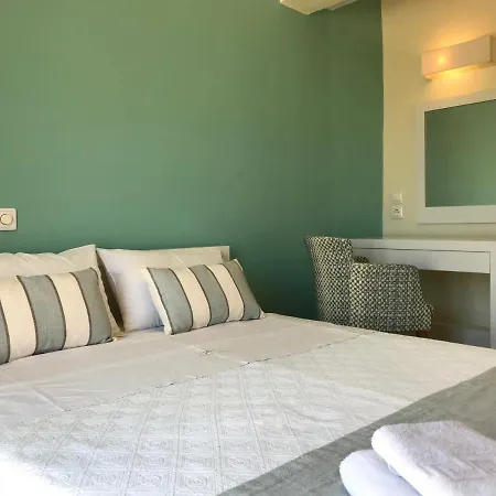 Thera Mare Hotel Perissa (Santorini)