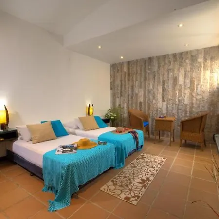Hotel Thera Mare Perissa (Santorini)